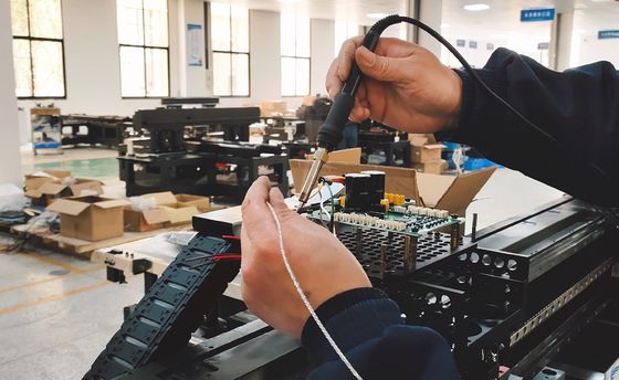 कैमरा लेंस श्रीमती माउंटिंग मशीन 4kw 45000CPH पावर ड्राइव